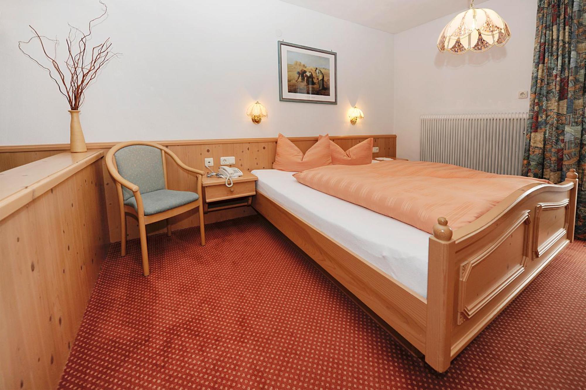 Couette-café Wohlfuehlpension Tirolerhof 3*