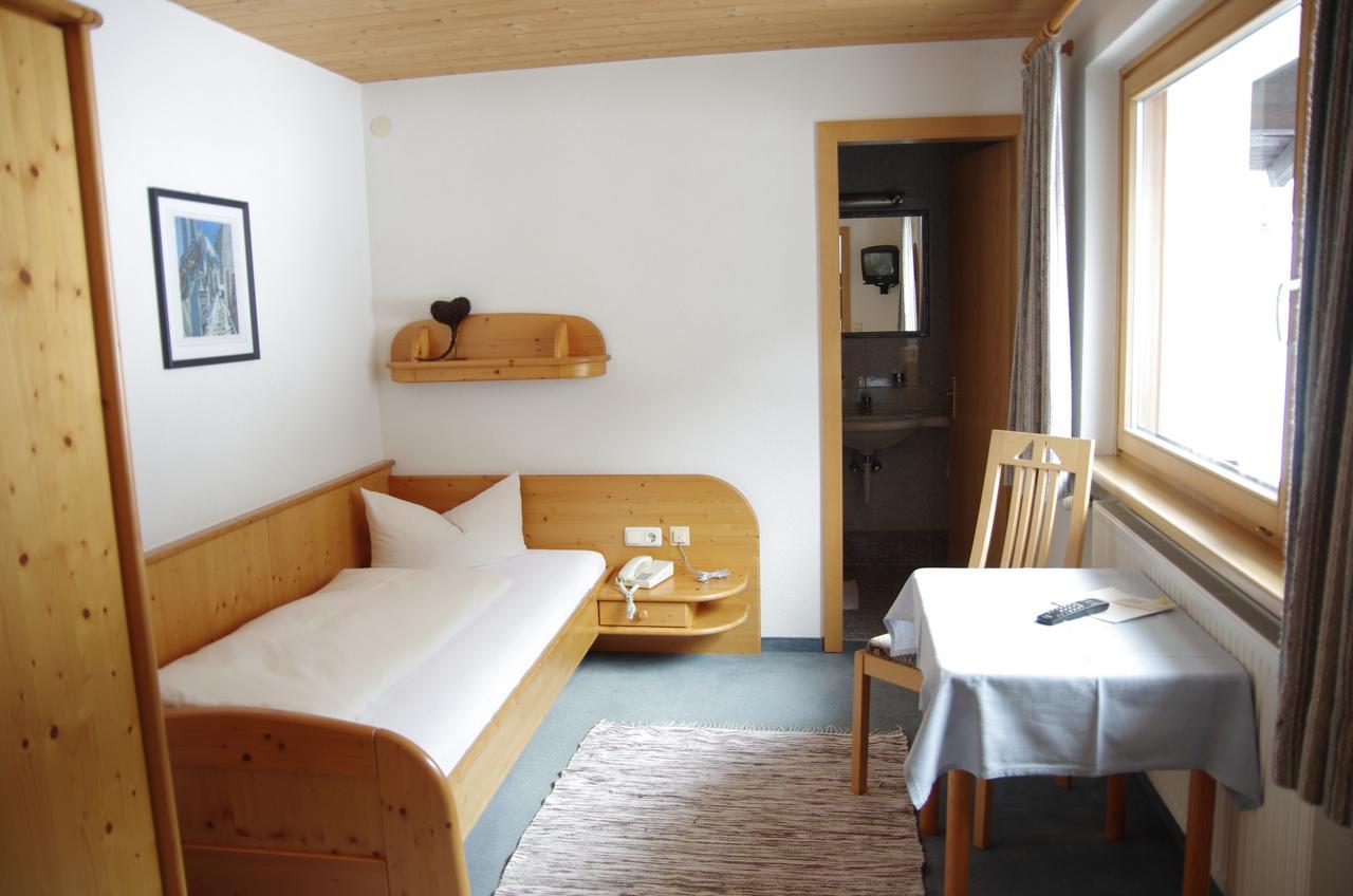 Wohlfuehlpension Tirolerhof Couette-café